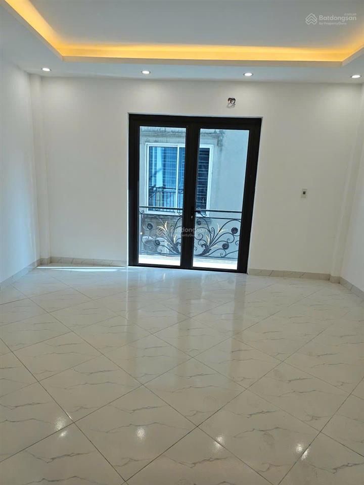 Bán nhà chúc sơn, ô tô vào cửa. 200m ra quốc lộ 6. 4tx40m giá 3.95 tỷ