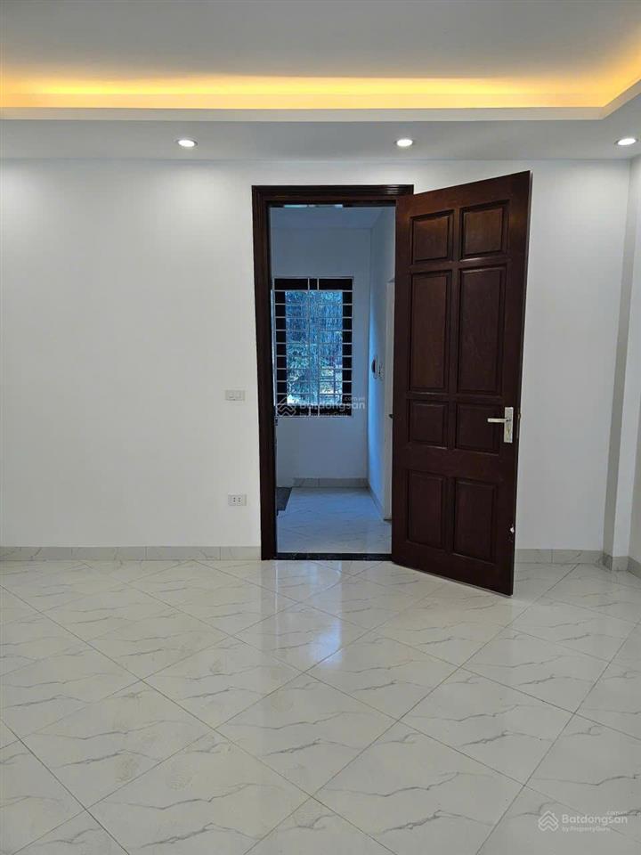 Bán nhà chúc sơn, ô tô vào cửa. 200m ra quốc lộ 6. 4tx40m giá 3.95 tỷ