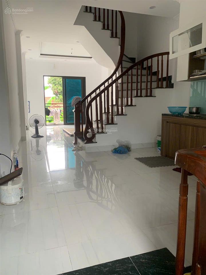 Bán nhà chúc sơn, ô tô vào cửa. 200m ra quốc lộ 6. 4tx40m giá 3.95 tỷ