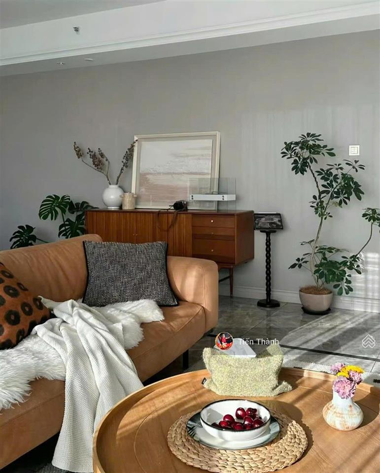 Bán gấp căn hộ hoa hậu chung cư metropolis, 75m2, 2pn, tầng cao, view hồ, đồ xịn, 15 tỷ 0963 668 ***