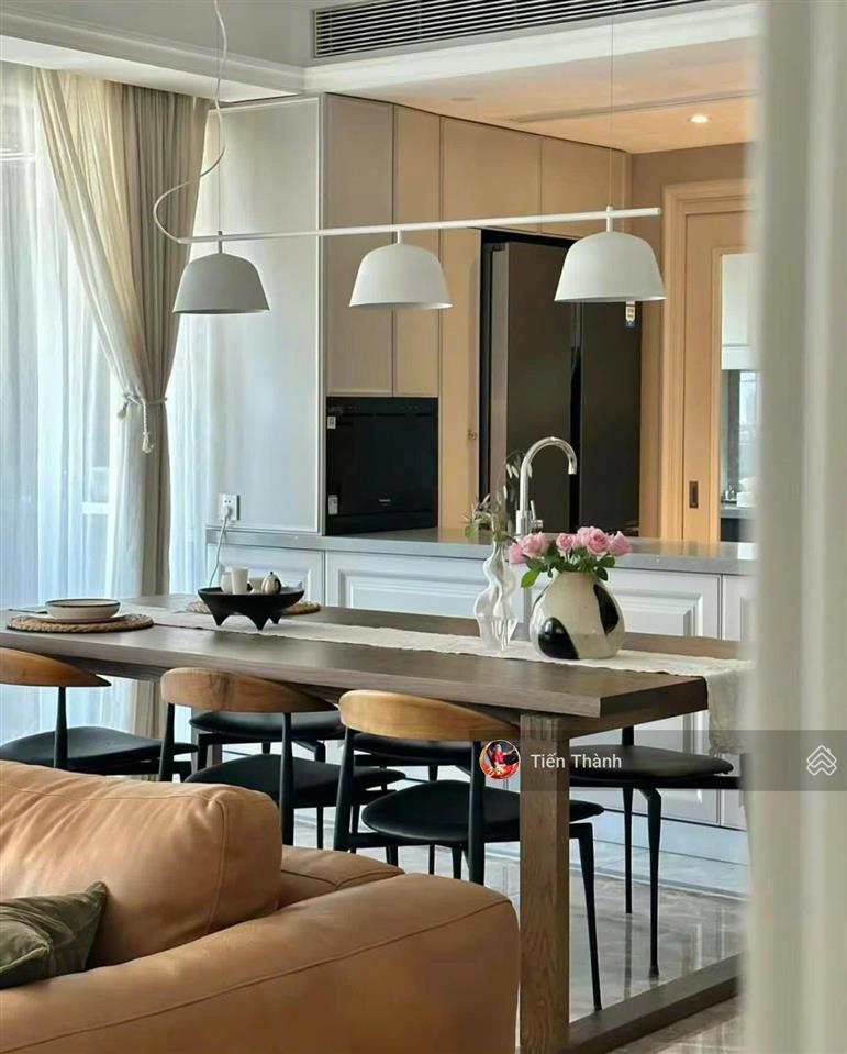 Bán gấp căn hộ hoa hậu chung cư metropolis, 75m2, 2pn, tầng cao, view hồ, đồ xịn, 15 tỷ 0963 668 ***