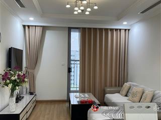 Chính chủ cần bán căn hộ vinhomes nguyễn chí thanh, 80m2, 2pn, tầng cao, view hồ, 11 tỷ. 0963 668 ***