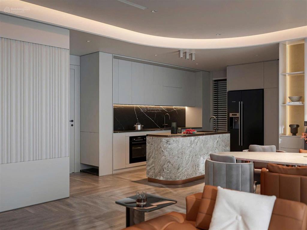 Bán gấp căn hộ hoa hậu chung cư metropolis, 136m2, 4pn, tầng cao, view hồ, đồ xịn. 0963 668 ***