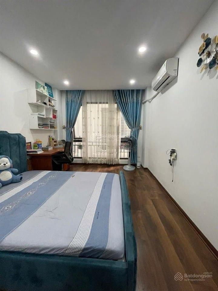 Bán nhà cổ nhuế 33m2, 5 tầng, ngõ thông, oto 20m, 6 tỷ hơn