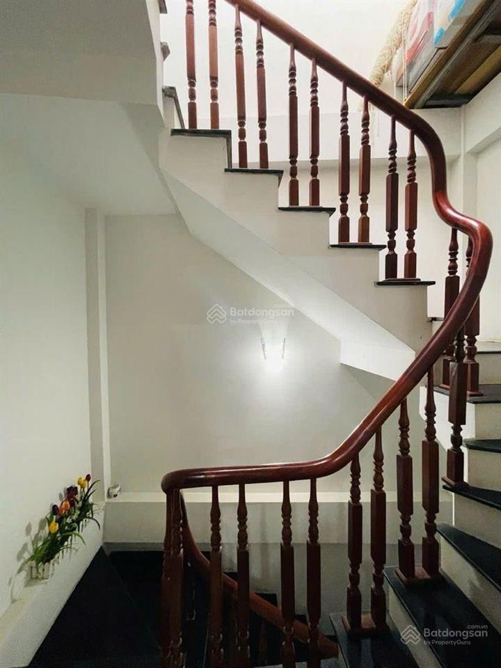Bán nhà cổ nhuế 33m2, 5 tầng, ngõ thông, oto 20m, 6 tỷ hơn