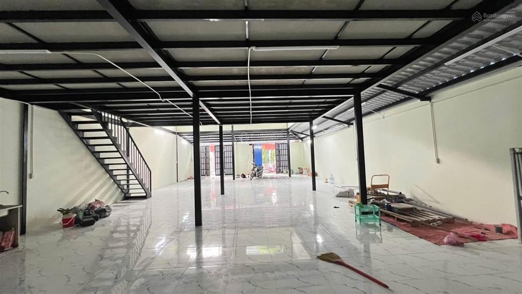 Kho xưởng 300m2 mới 100%tường kiên cố sạch đẹphiệp bình chánhthủ đức,gần gigamallphạm văn đồng