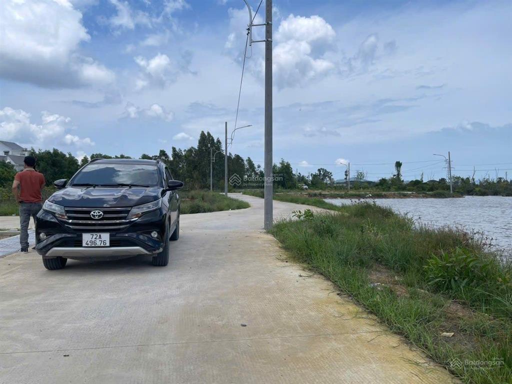 Hỗ trợ 3 bên. 70%. dt 100m² (có 80m thổ cư). sổ riêng từng nền. giá 1 tỷ 150. tân hòa. phú mỹ. hồ