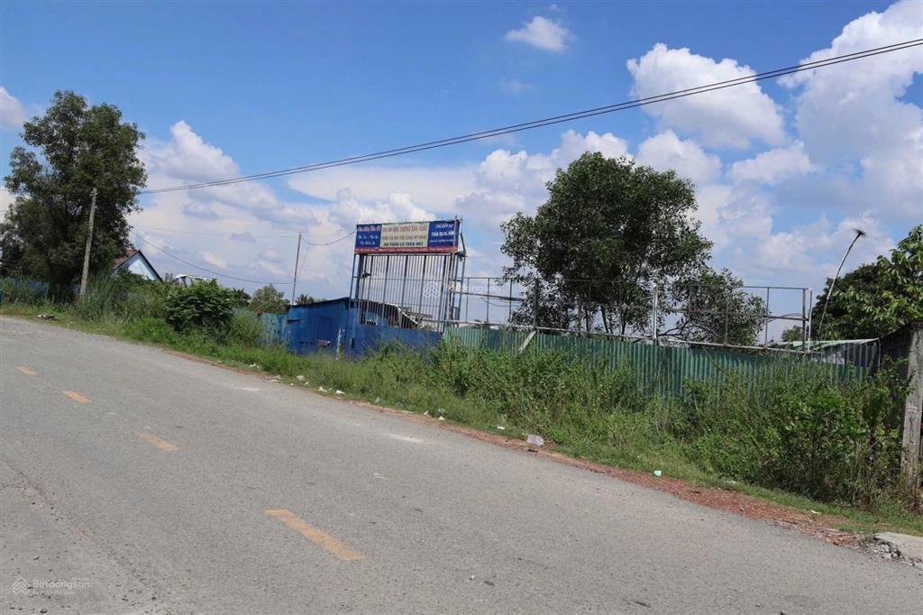 Bán 41,000m1 đất skc xây dựng nhà xưởng . bình dương diện tích 41,000m2 ( 4,1 hecta )
skc 