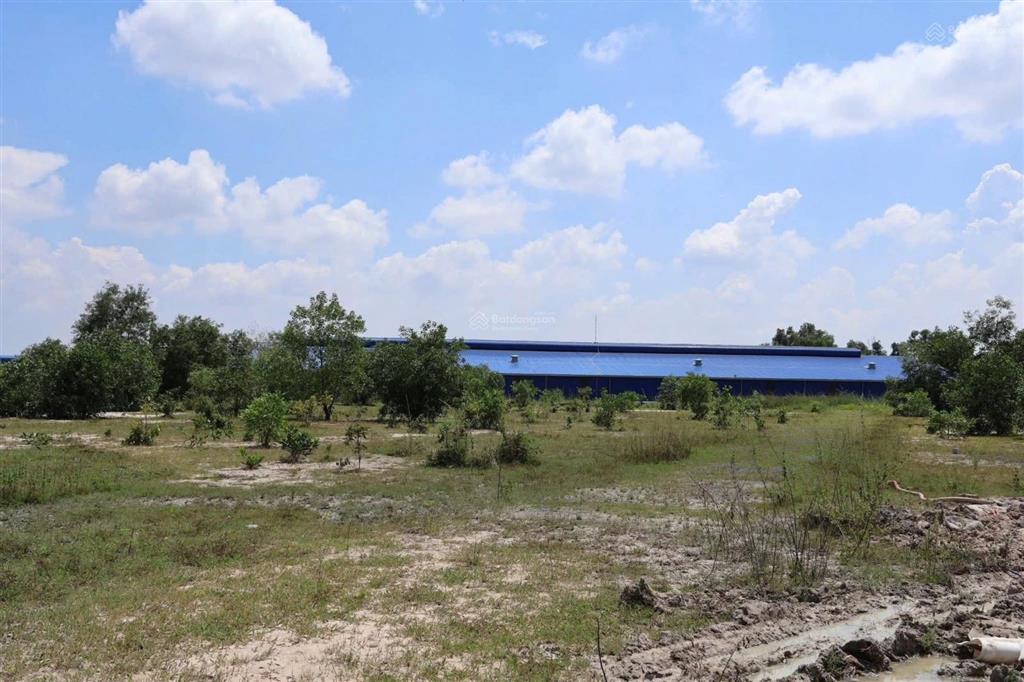 Bán 41,000m1 đất skc xây dựng nhà xưởng . bình dương diện tích 41,000m2 ( 4,1 hecta )
skc 