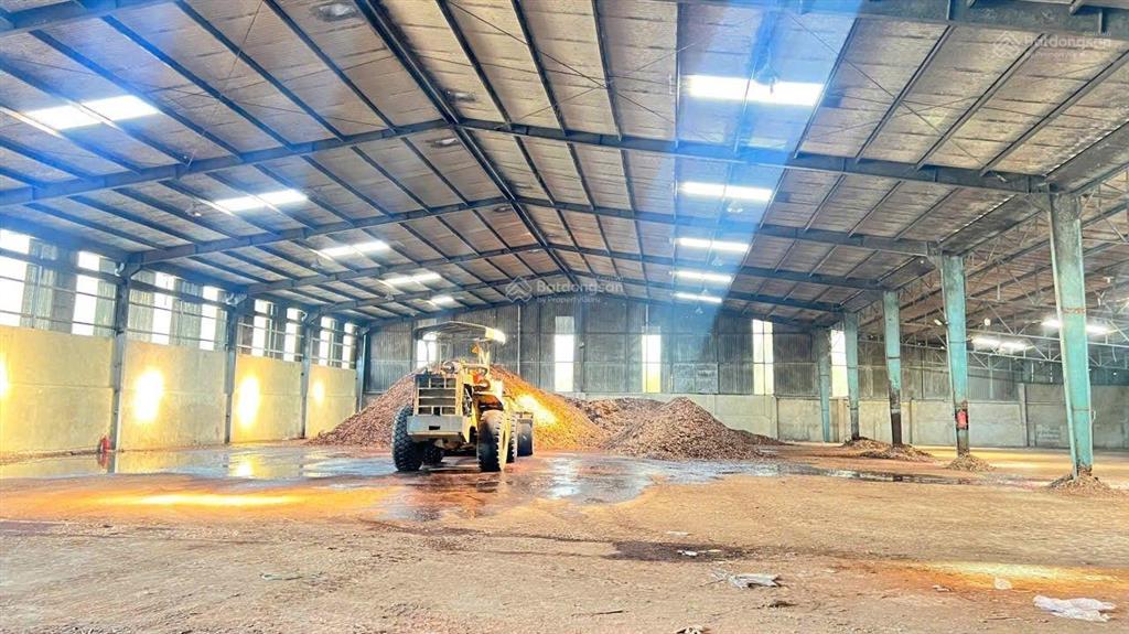 Cho thuê xưởng 2.600m2 an viễn, đồng nai. diện tích xưởng 2.600m2, sân bãi rộng rãi