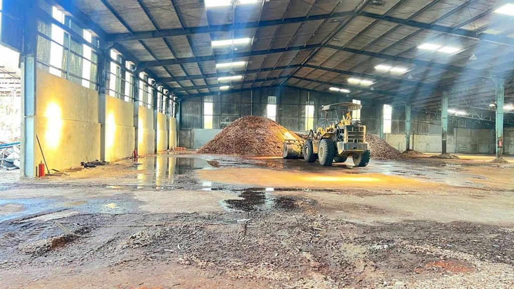 Cho thuê xưởng 2.600m2 an viễn, đồng nai. diện tích xưởng 2.600m2, sân bãi rộng rãi