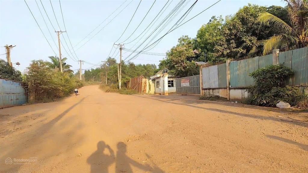 Bán 31,000m2 (3 mẫu 1) quy hoạch đất skc (3 mặt tiền) khu vực xã hố nai 3 sát bên kcn sông mây