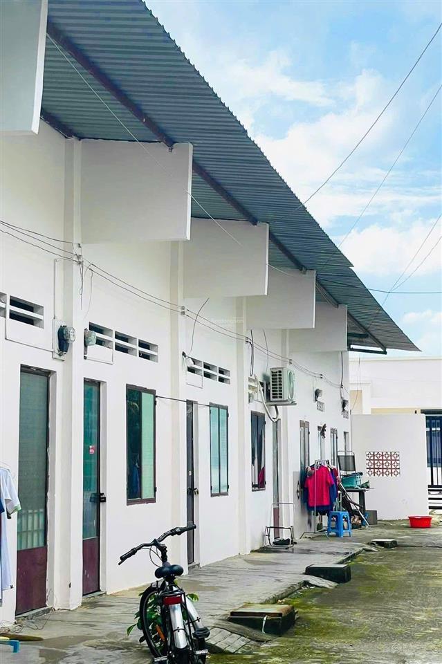 B.án khu trung tâm kinh doanh buôn b.án khu ngọc hà, đường ngô gia tự .p. phú mỹ. tp. hcm
dt 700