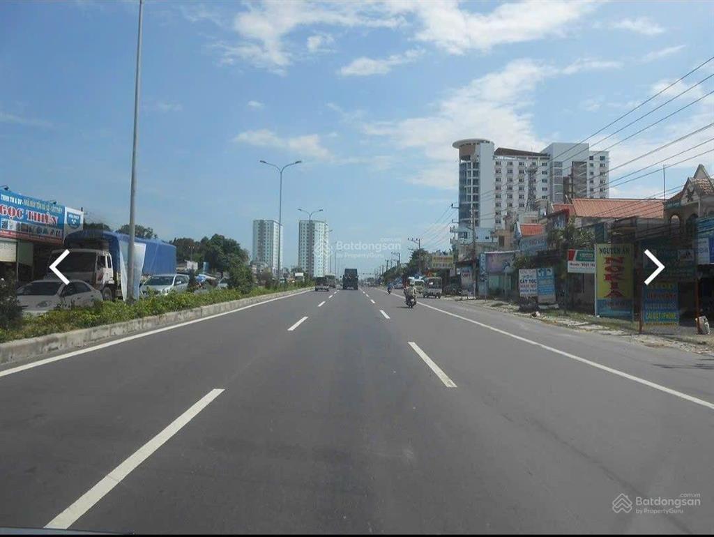 Bán lô đất góc 2 mặt tiền kinh doanh vị trí đẹp hoàng việt và dương bạch mai.
diện tích 350.5m