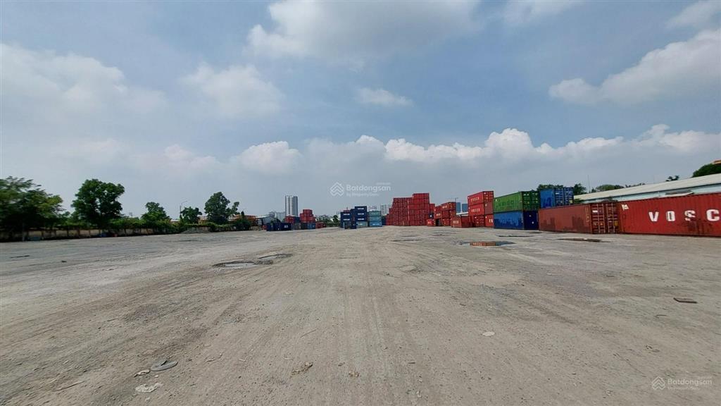 Cho thuê 1,4 ha (46x300m). bãi nền bê tông (đất trống bằng phẳng) phước tân, đồng nai