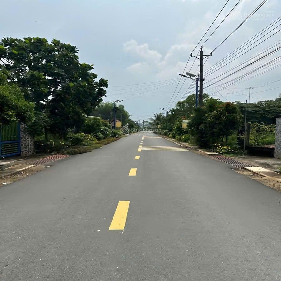 Bán lô đất biệt thự, p. tân triều, đồng nai, dt 2200m2. (45x50m), có 200m2 thổ cư