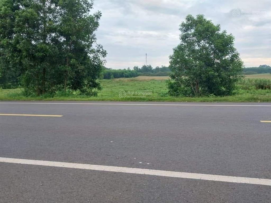 B.án 5ha4. phủ hồng có 120m.mặt tiền đường hương lô 10 ( mặt tiền đường vành đai lv). xã sông nhạn