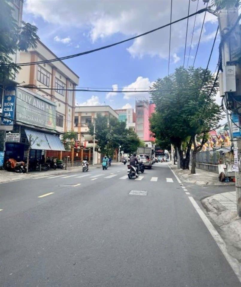 Chính chủ cần bán nhà mặt tiền đường trương công định, p.14, q.tân bình .
diện tích 92m. sổ ri