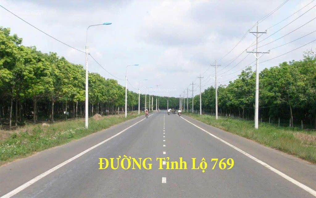 Siêu phẩm. chủ bên canada gửi b.án tông dt 21000m2(6000m2+15000m2). sổ riêng 2 lô liền kề.qh hồ