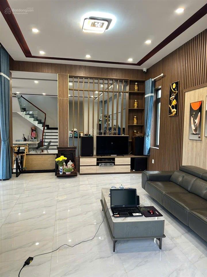 Siêu phẩm. chủ bên canada gửi b.án tông dt 21000m2(6000m2+15000m2). sổ riêng 2 lô liền kề.qh hồ