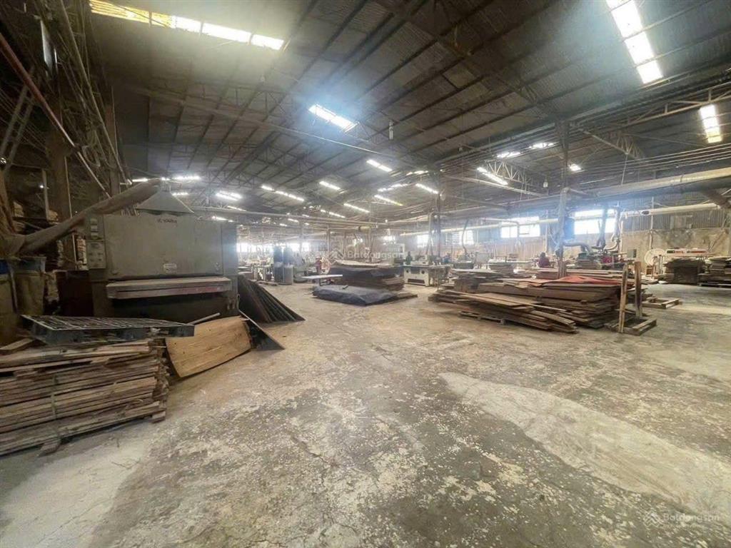 Cho thuê nhà xưởng chuyển giao toàn bộ máy móc công nghệ mối lái và công nhân đang làm việc tại ph