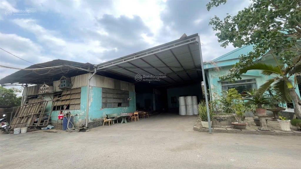 Xưởng thuê hố nai 3, đồng nai, tdt 9000m2.
dt xưởng gần 4000m2, 289tr/tháng gồm có hai kho