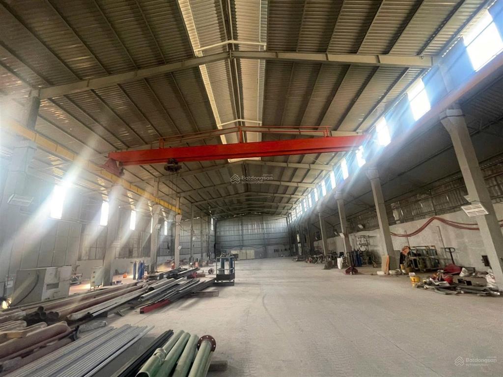 Cho thuê kho xưởng mặt tiền đt 743a, p. dĩ an, tp. hcm. diện tích kho xưởng 1.200m2 có văn phòng