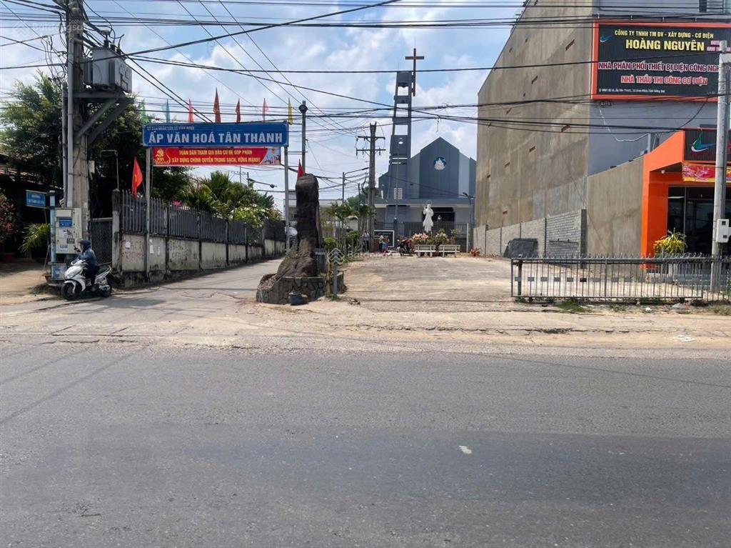 Bán đất tặng nhà cấp 4 cũ. ngay gx tân thành. bình minh, trảng bom. cách ql1a chỉ 200m. hạ giá chỉ