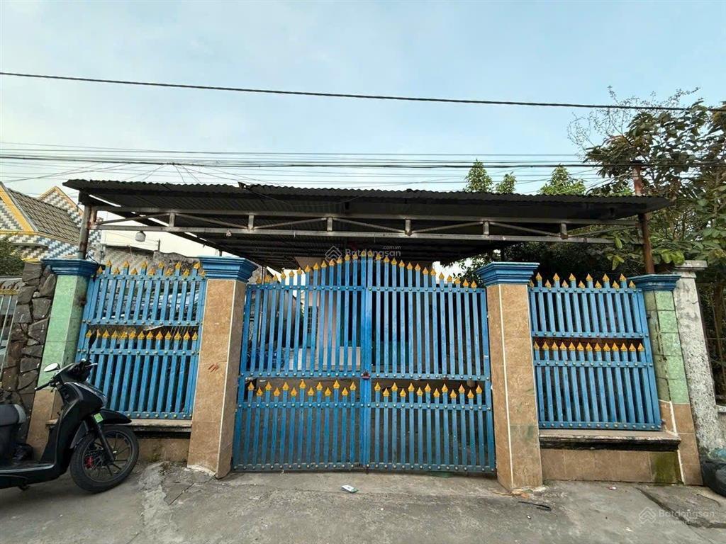 Bán đất tặng nhà cấp 4 cũ. ngay gx tân thành. bình minh, trảng bom. cách ql1a chỉ 200m. hạ giá chỉ