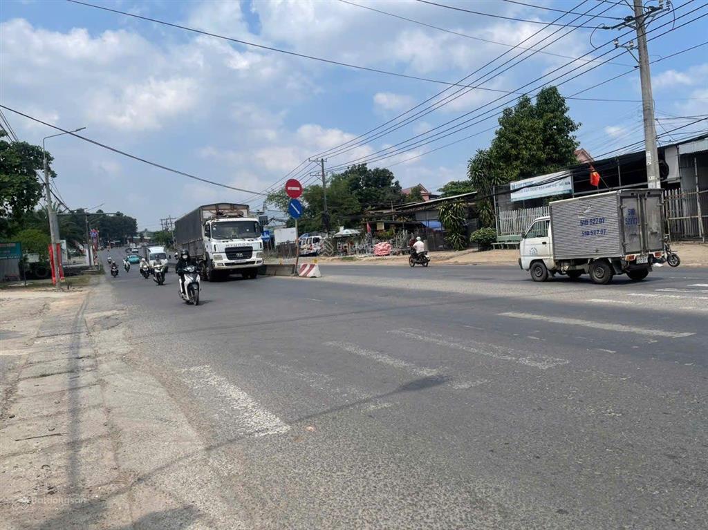 Bán đất tặng nhà cấp 4 cũ. ngay gx tân thành. bình minh, trảng bom. cách ql1a chỉ 200m. hạ giá chỉ