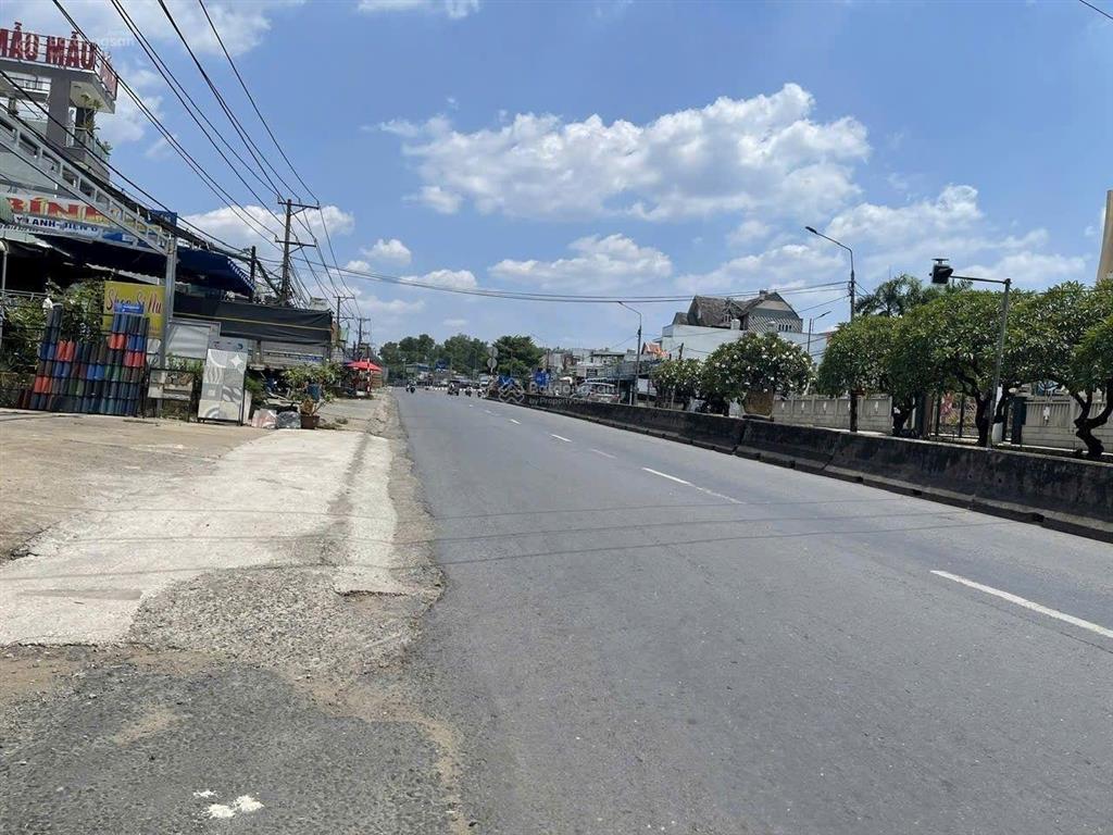 Bán đất tặng nhà cấp 4 cũ. ngay gx tân thành. bình minh, trảng bom. cách ql1a chỉ 200m. hạ giá chỉ