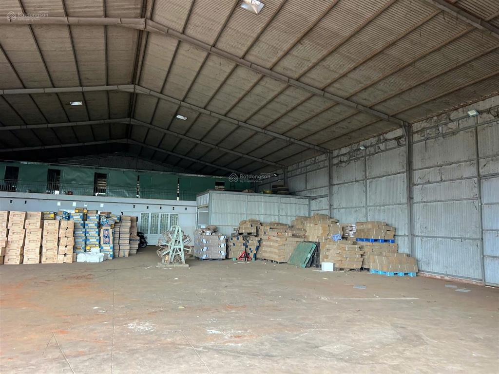 Cho thuê xưởng mặt tiền nhựa tại bàu hàm, trảng bom, đồng nai..
tổng dt 2200m², nhà xưởng 200