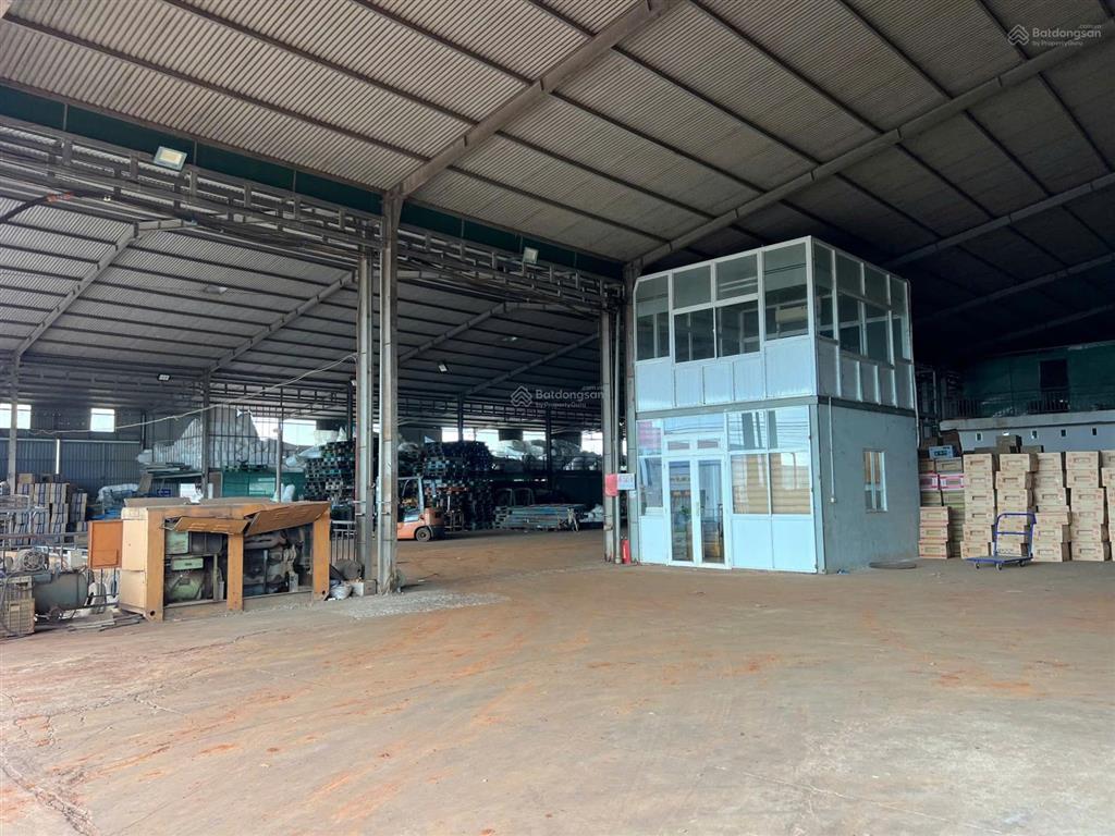 Cho thuê xưởng mặt tiền nhựa tại bàu hàm, trảng bom, đồng nai..
tổng dt 2200m², nhà xưởng 200