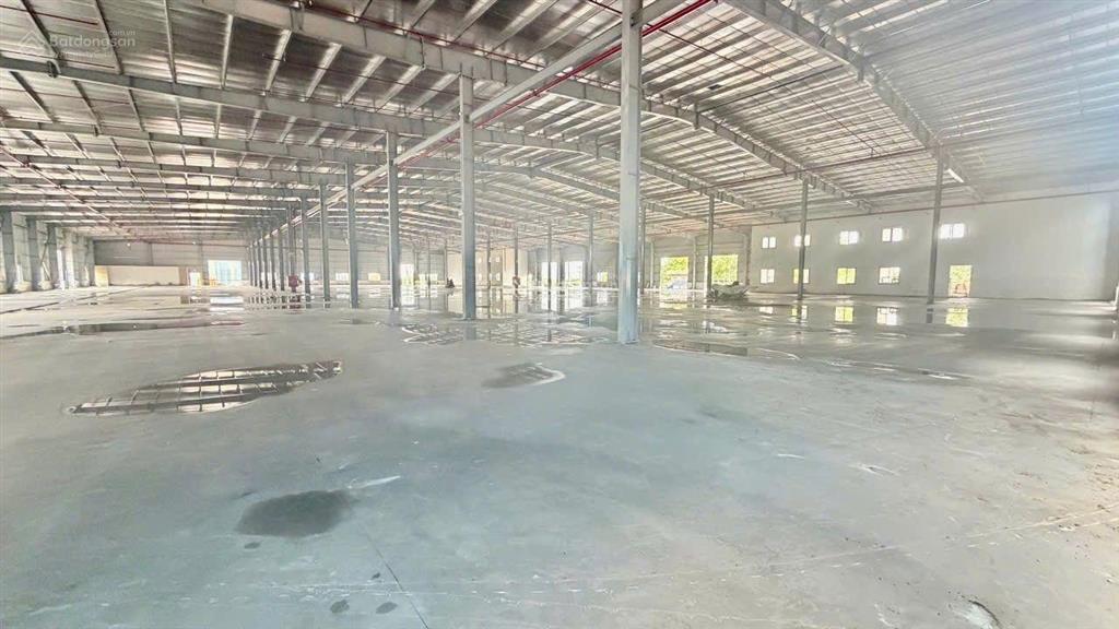 Nhà xưởng mới. kcn dầu giây, tp đồng nai gồm 2 nhà xưởng diện tích là 13.000m2 (có cho thuê