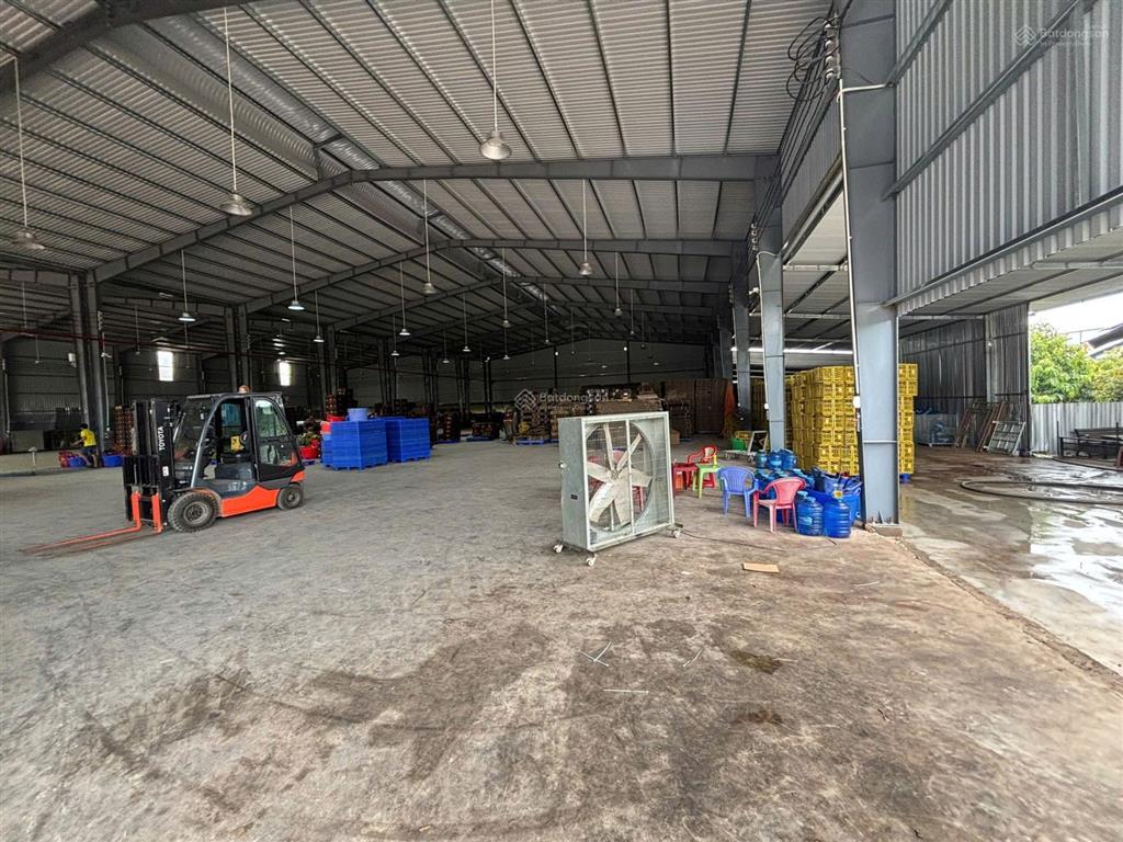 Bán 14000m2 xưởng đồng nai
bán nhà xưởng mặt tiền quốc lộ 1a. tdt gần 14.000m. đất thổ cư 1.00