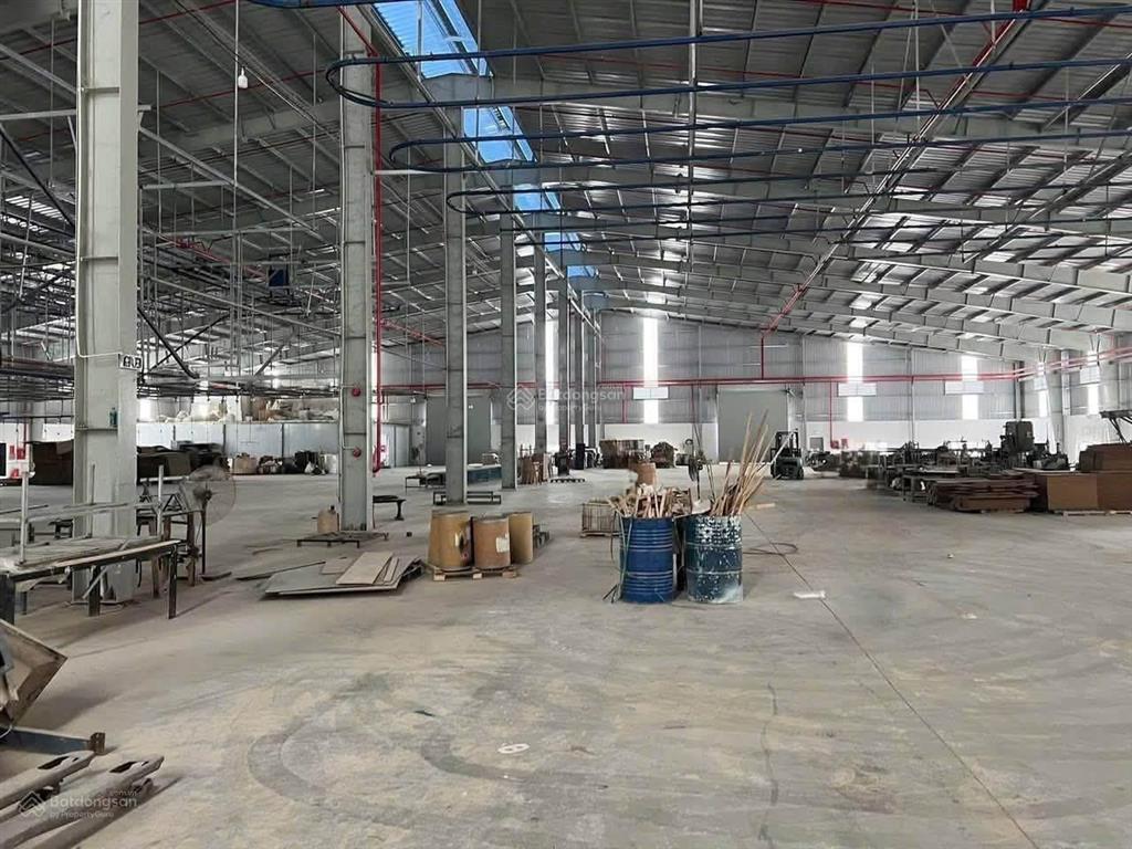 Cho thuê xưởng 3000m2 tại kcn long khánh, đồng nai giá 99ngh/m2 tổng diện tích  4000m2