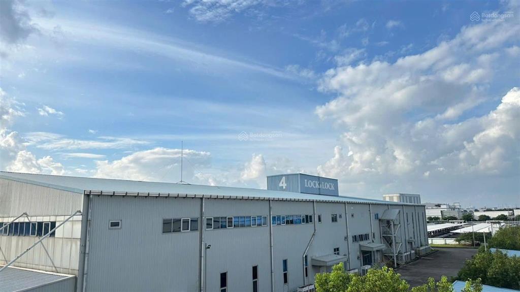 Cho thuê kho tiêu chuẩn cao diện tích lớn, vị trí thuận lợi. long an. tổng diện tích khu đất 5000m2