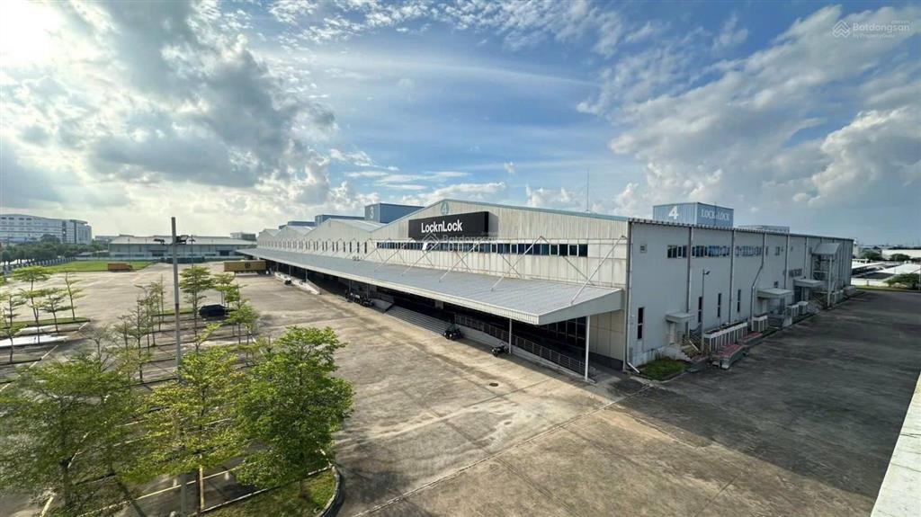 Cho thuê kho tiêu chuẩn cao diện tích lớn, vị trí thuận lợi. long an. tổng diện tích khu đất 5000m2