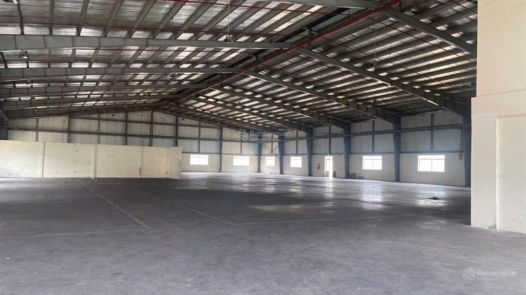 Cho thuê xưởng tại kcn long khánh, đồng nai. tổng diện tích khuôn viên 5500m2 (pháp lý chuẩn kcn)