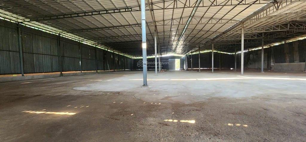 Cho thuê kho xưởng 2.500m an điền, bến cát. giá thuê 140 triệu/tháng. sân rộng xe tải, xe
