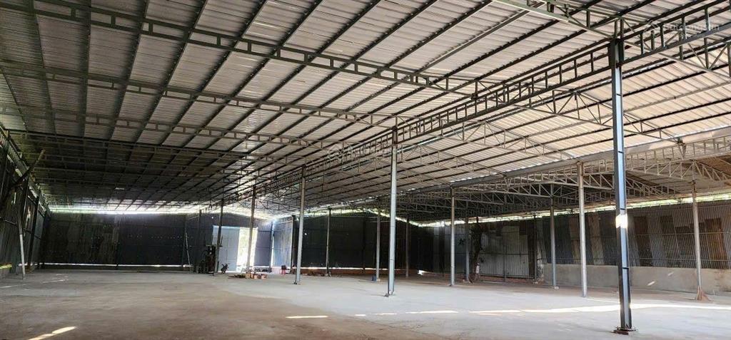 Cho thuê kho xưởng 2.500m an điền, bến cát. giá thuê 140 triệu/tháng. sân rộng xe tải, xe