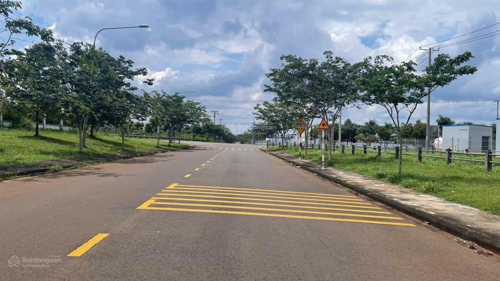 Cho thuê 800m2 kho trong kcn đông nai giá thuê 100.000 đ/m2 chưa bao gồm thuê vat