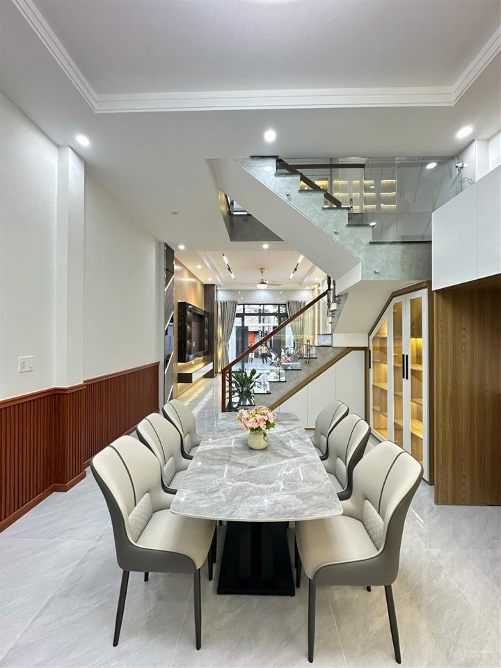 Bán nhà 1 trệt 1 lầu kp3, trảng dài, đồng nai.
diện tích 4,5 x 29m (127m²). sổ riêng full thổ cư.