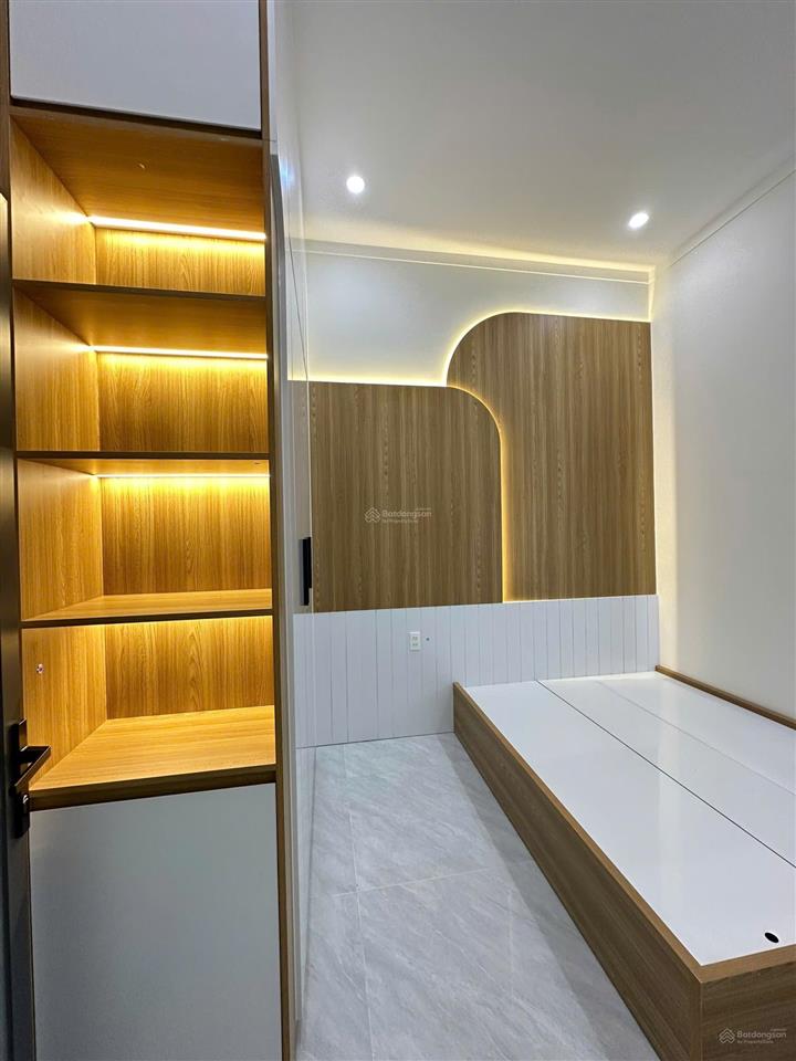 Bán nhà 1 trệt 1 lầu kp3, trảng dài, đồng nai.
diện tích 4,5 x 29m (127m²). sổ riêng full thổ cư.