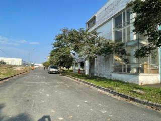 Cho thuê toà nhà trong khu công nghiệp, dtsd 6000m2 (3000x2). sử dụng làm xưởng chế biến nông