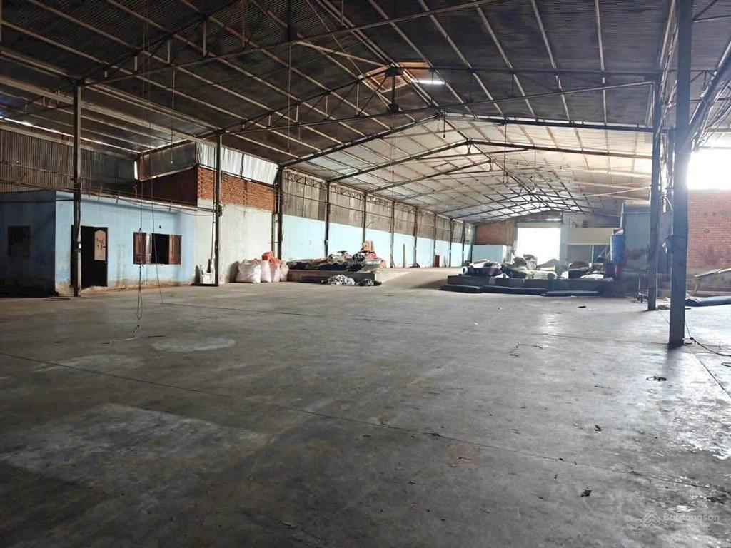 Cho thuê xưởng gần kcn hố nai, kcn amata. đồng nai
chỉ 80 triệu/tháng.
diện tích xưởng 3000m2. c