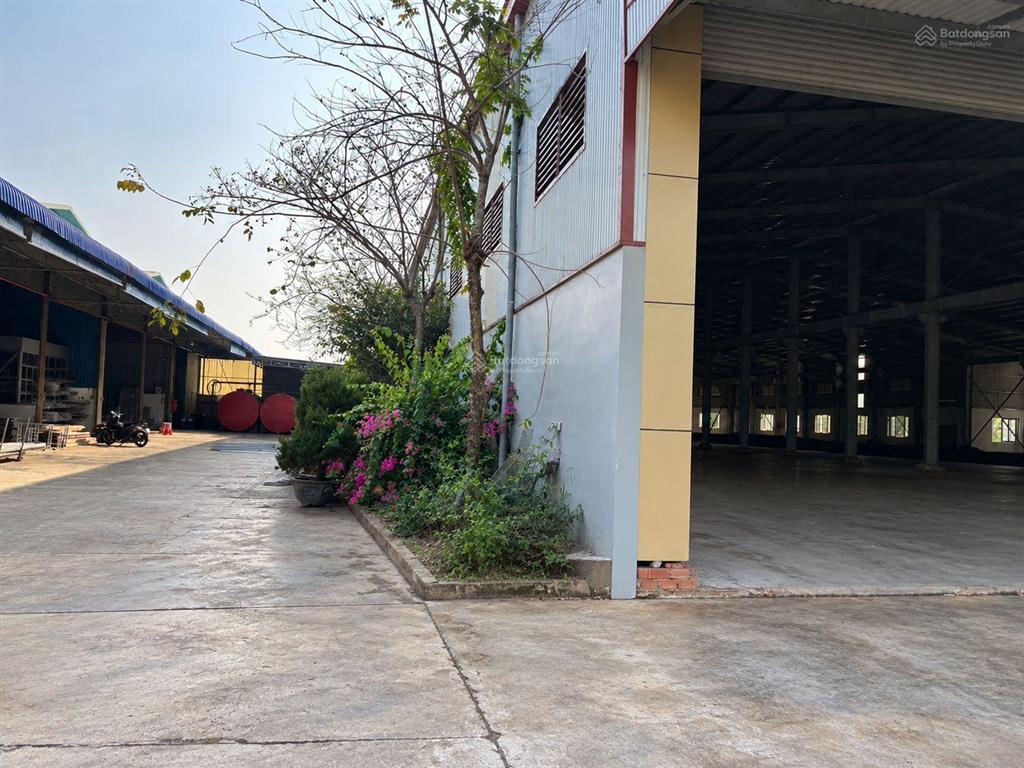 Cho thuê nhà xưởng & văn phòng gần kcn châu đức.
tổng diện tích 5.500m nhà xưởng 3.300m