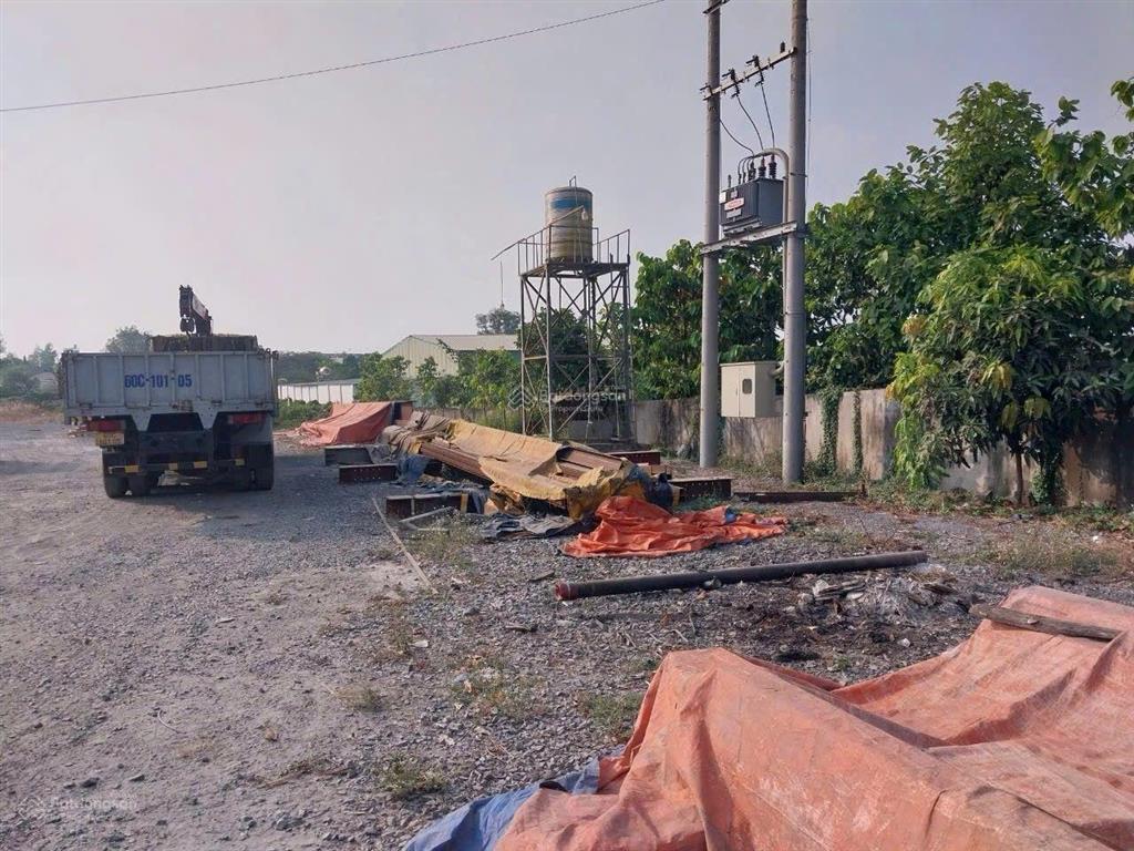 Bán đất mặt tiền đường chính gần cổng 11. đất vuông vức, mặt tiền đẹp dt 4500m2 có 500m2