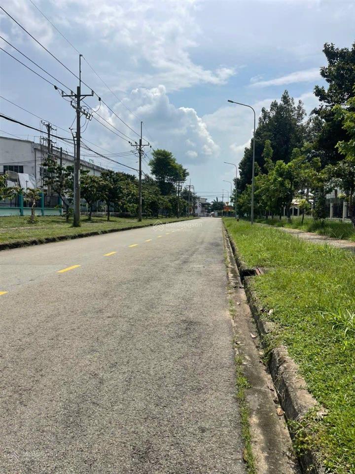 Chuyển nhượng thửa đất skk, (2 mặt tiền) tại kcn long thành, đồng nai tổng dt đất 35000m2