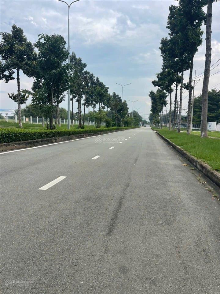 Chuyển nhượng thửa đất skk, (2 mặt tiền) tại kcn long thành, đồng nai tổng dt đất 35000m2